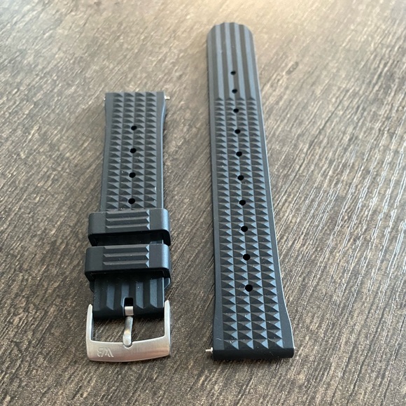 WatchBandit waffle Style Rubber Watch Band - Picture 5 of 6